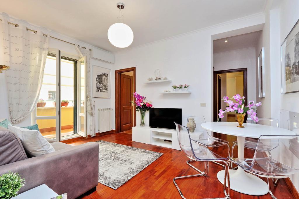 Mecenate Charme Apartment Rome Bagian luar foto