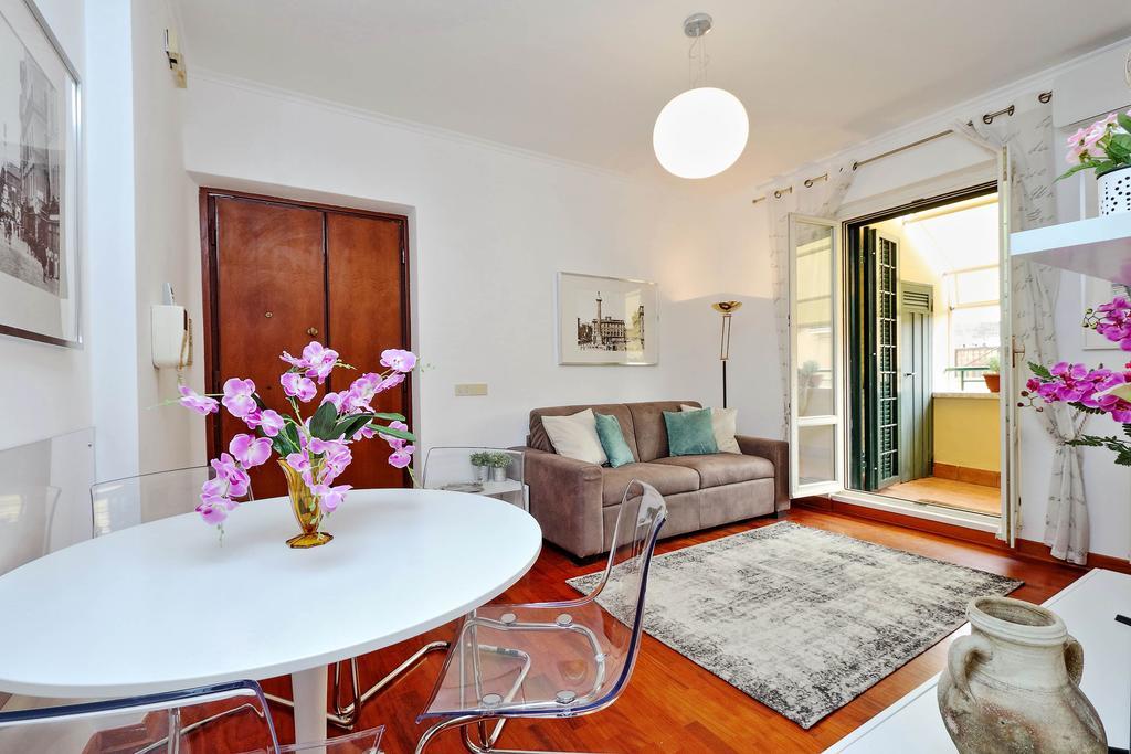 Mecenate Charme Apartment Rome Bagian luar foto