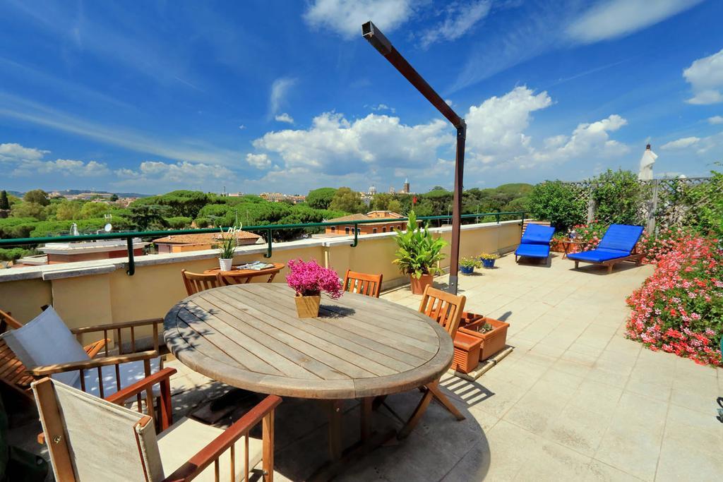 Mecenate Charme Apartment Rome Bagian luar foto